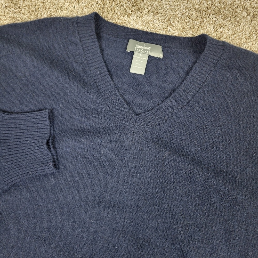Neiman Marcus Mens Large Solid Navy V Neck Sweater 100% Cashmere